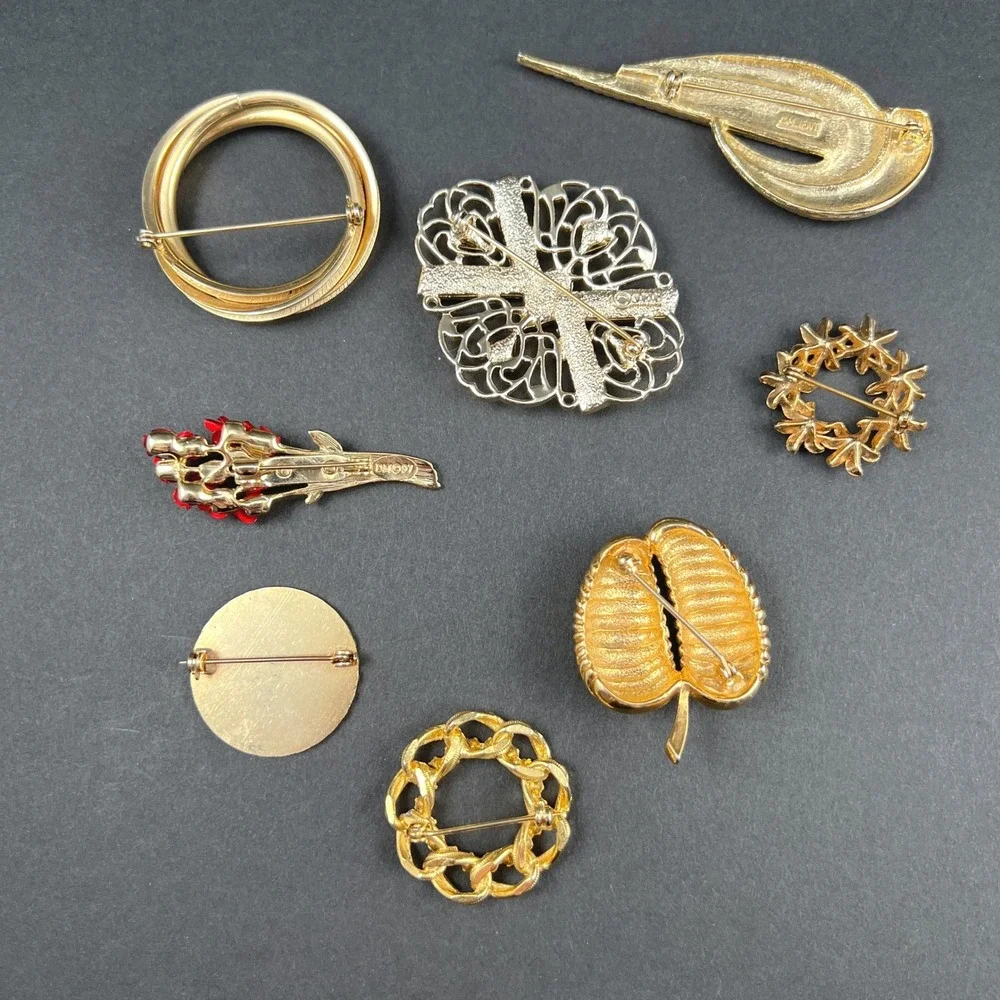 Vintage Brooch Lot of 8 Gold Tone Some Signed Sarah Coventry MJent Avon